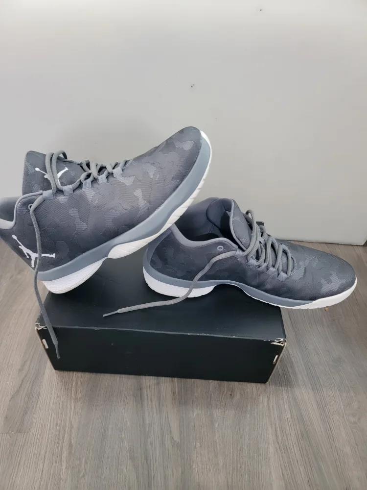 Jordan Flight Runner 2 Grey Camo, Size 10.5 image indicator(2)