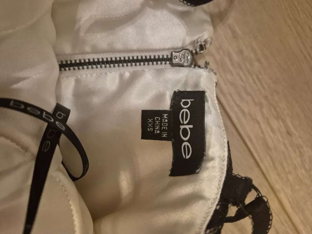 Bebe White & Black Lace Dress - Size XXS image indicator(3)