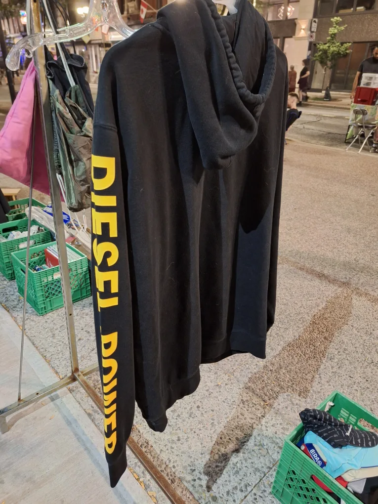 New CAT Black Hoodie, Size L 🧡 (Kit Cat Club rescue) image indicator(2)