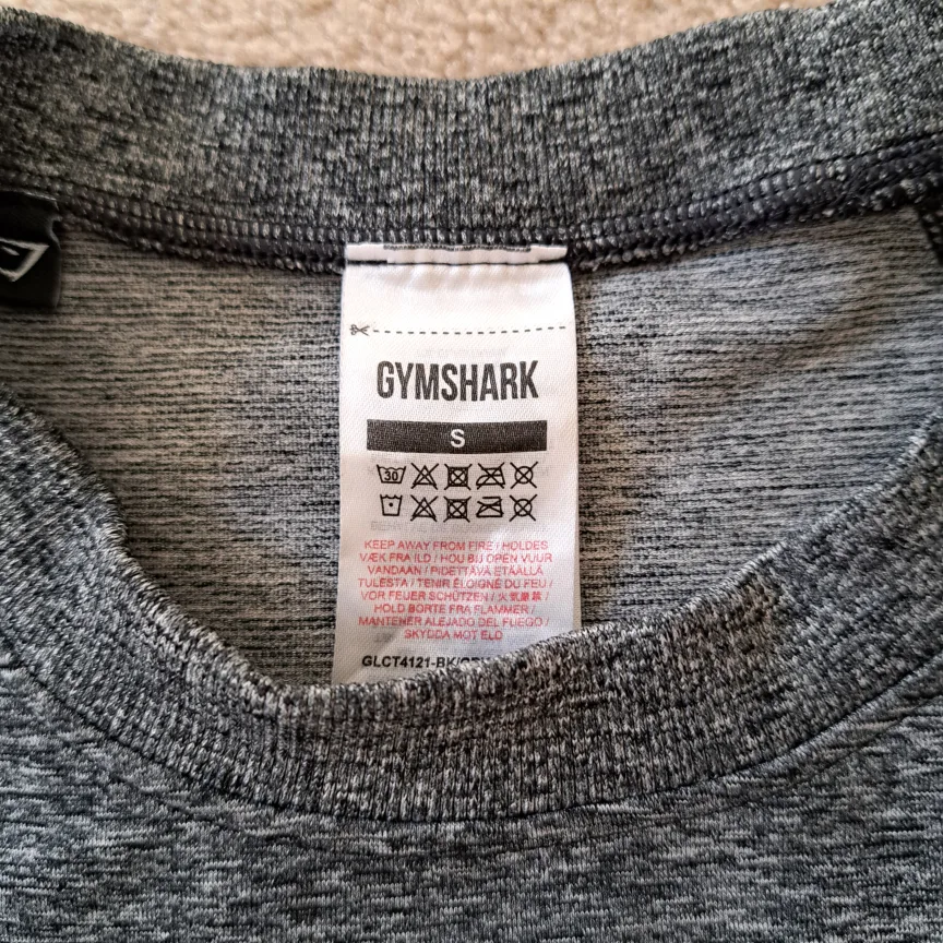 Gymshark Adapt Ombre Crop Top Grey Black Size Small Active Top image indicator(8)