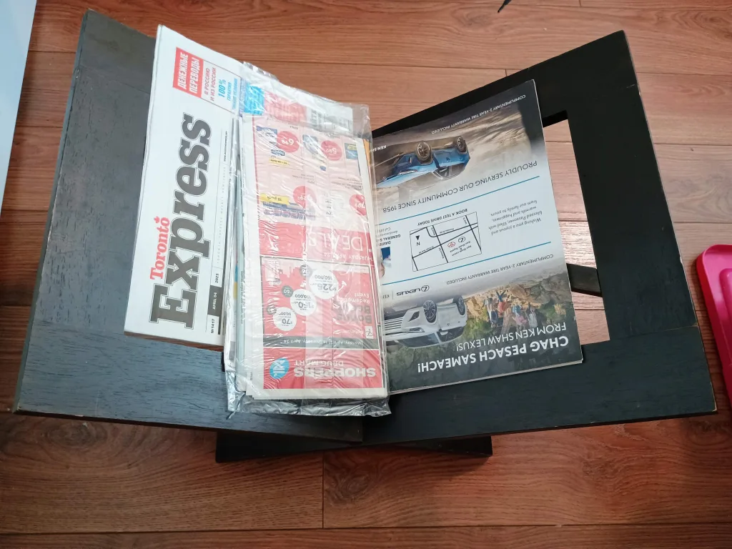 Black Wooden Book Stand #Freecycle thumbnail