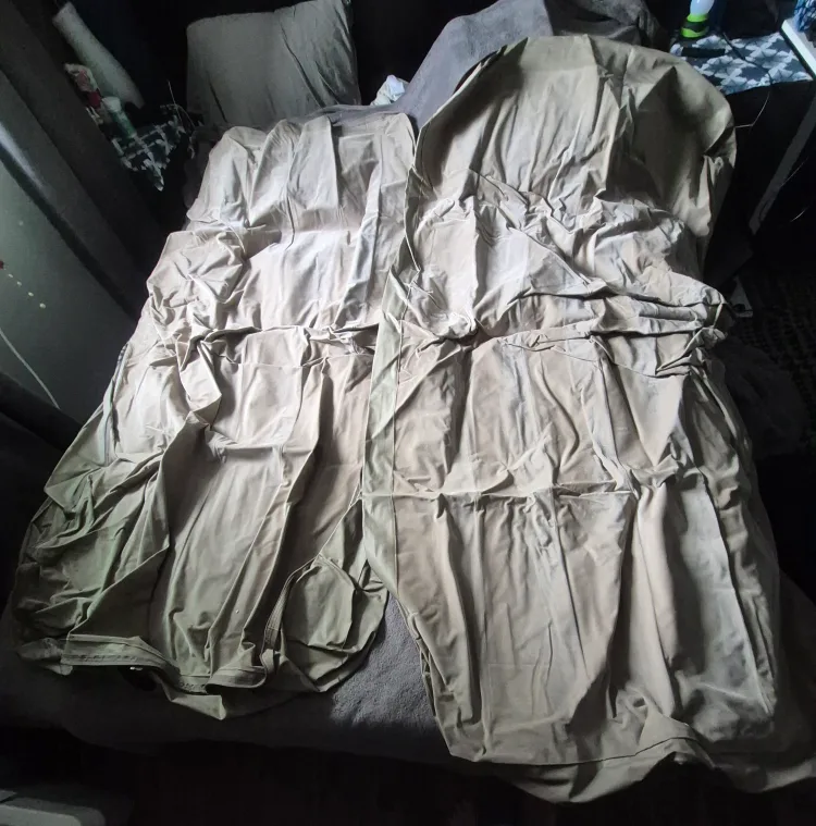 Two twin stackable air mattresses thumbnail