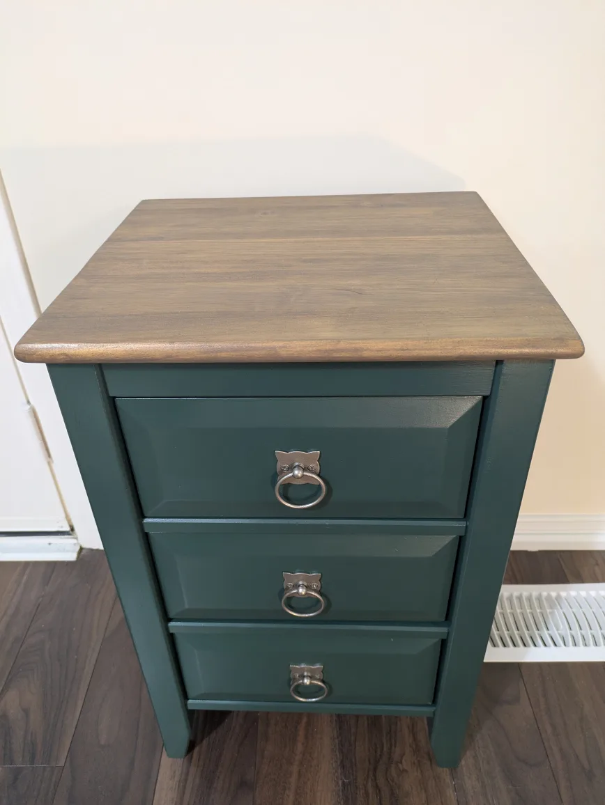 Green Wood 3-Drawer Accent / Bedside Table image indicator(2)