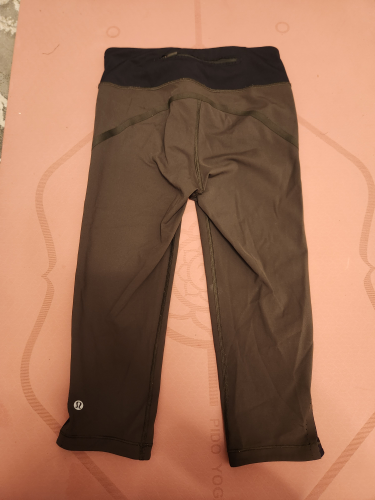 Lululemon Smooth Stride Crop Size 4 - photo 2
