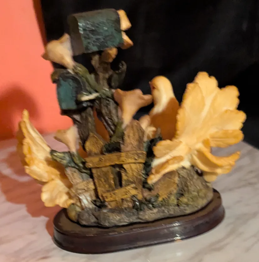 Louis Dione Figurine: Birds by Mailbox image indicator(2)