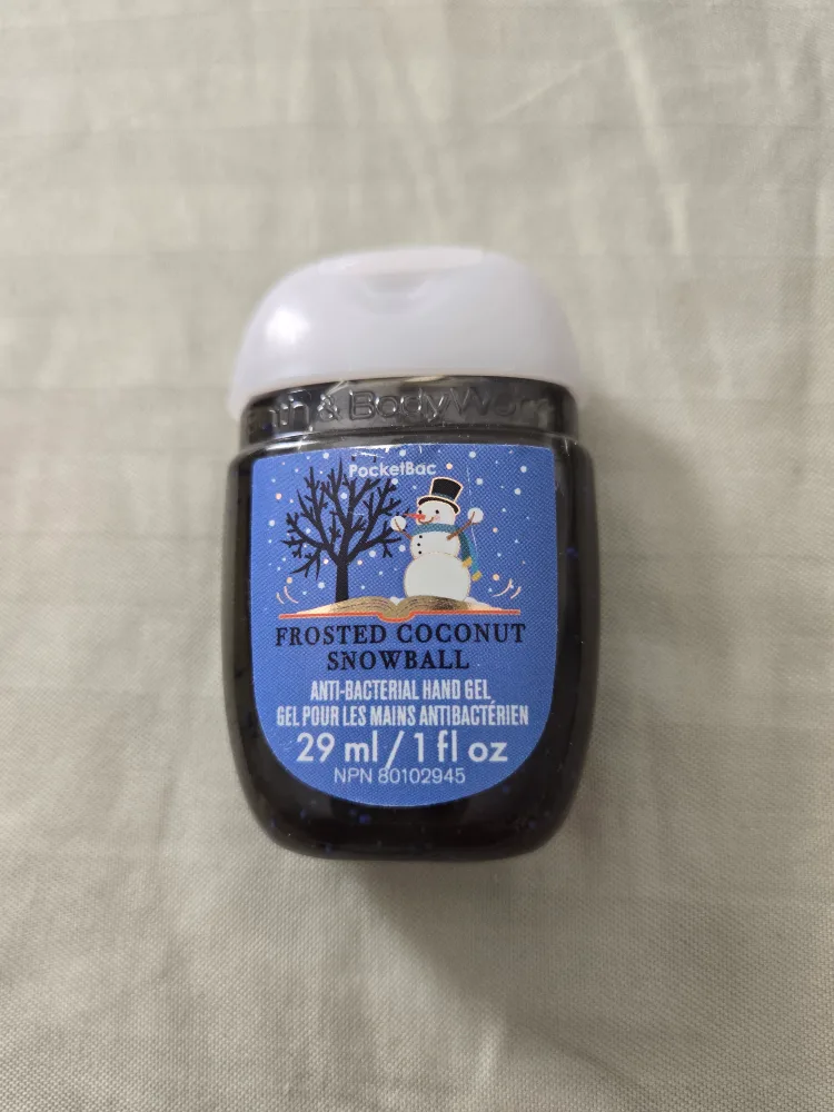 Bath & Body Works Frosted Coconut Snowball Hand Gel thumbnail