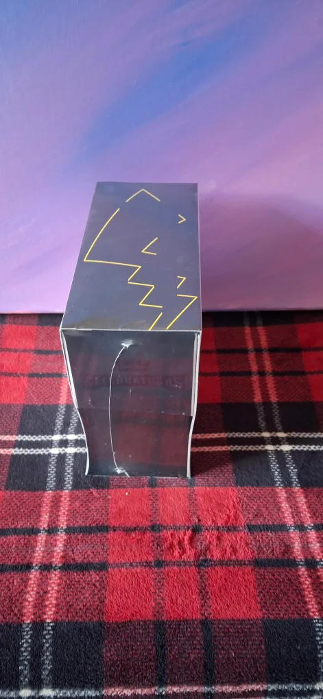 Pokemon Celebrations Elite Trainer Box image indicator(2)