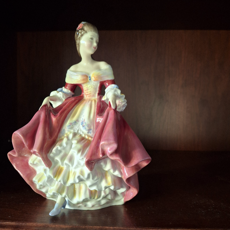 Royal Doulton Southern Belle Figurine - photo 2