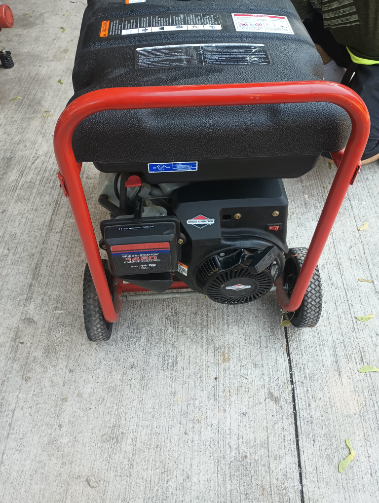 Troy-Bilt 5500 Watt Generator - photo 2
