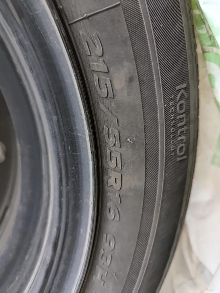 Hankook Kinergy GT Tire 215/55R16 image indicator(2)