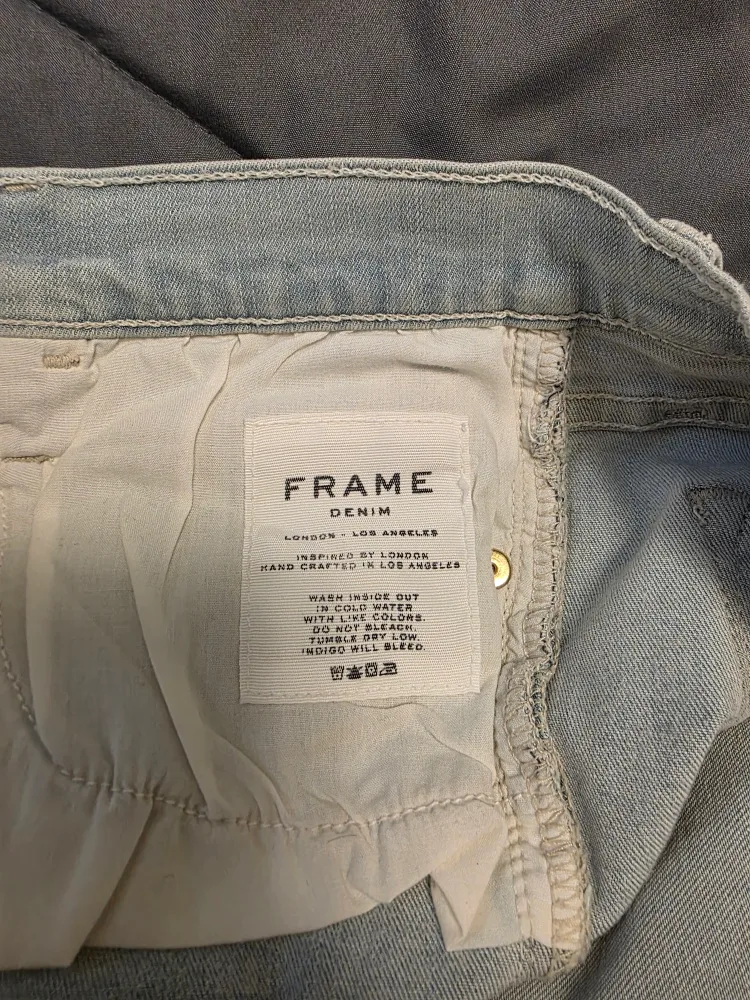FRAME Denim Le Skinny de Jeanne Jeans - Size 29 image indicator(4)