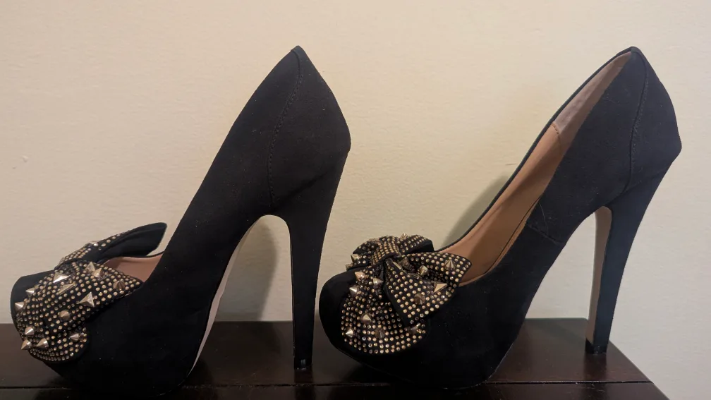 Material Girl Black Heels with Studded Bow image indicator(6)