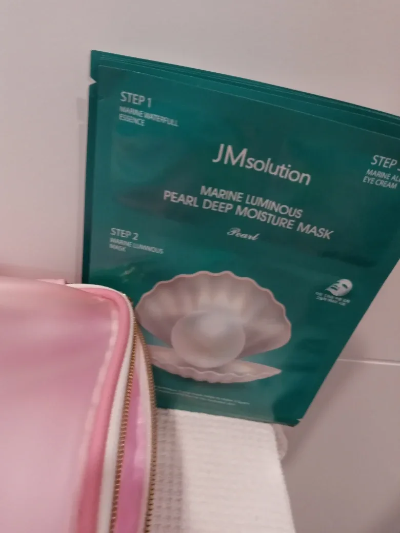 Skincare haircare bundle image indicator(5)