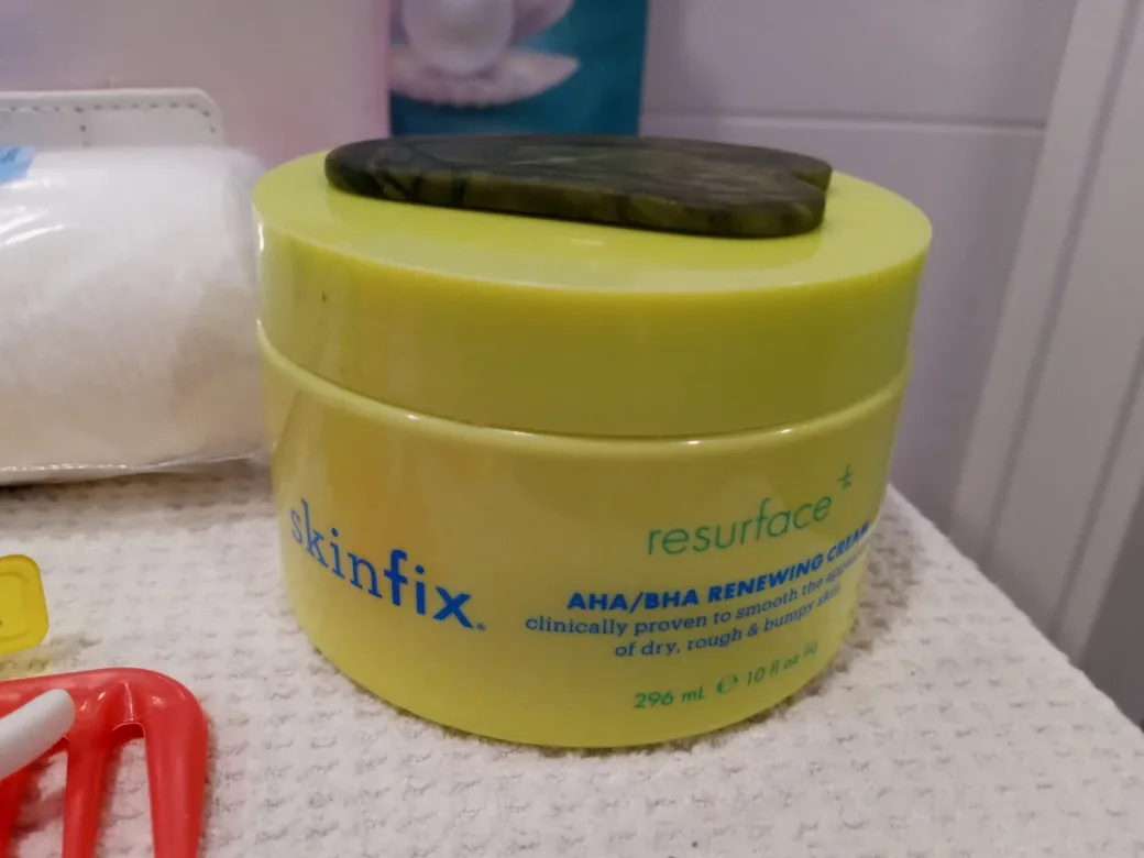 Skincare haircare bundle image indicator(6)