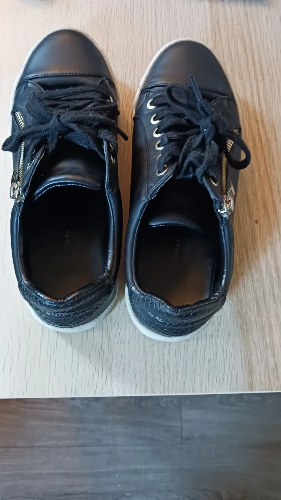 Zara Black Sneakers thumbnail