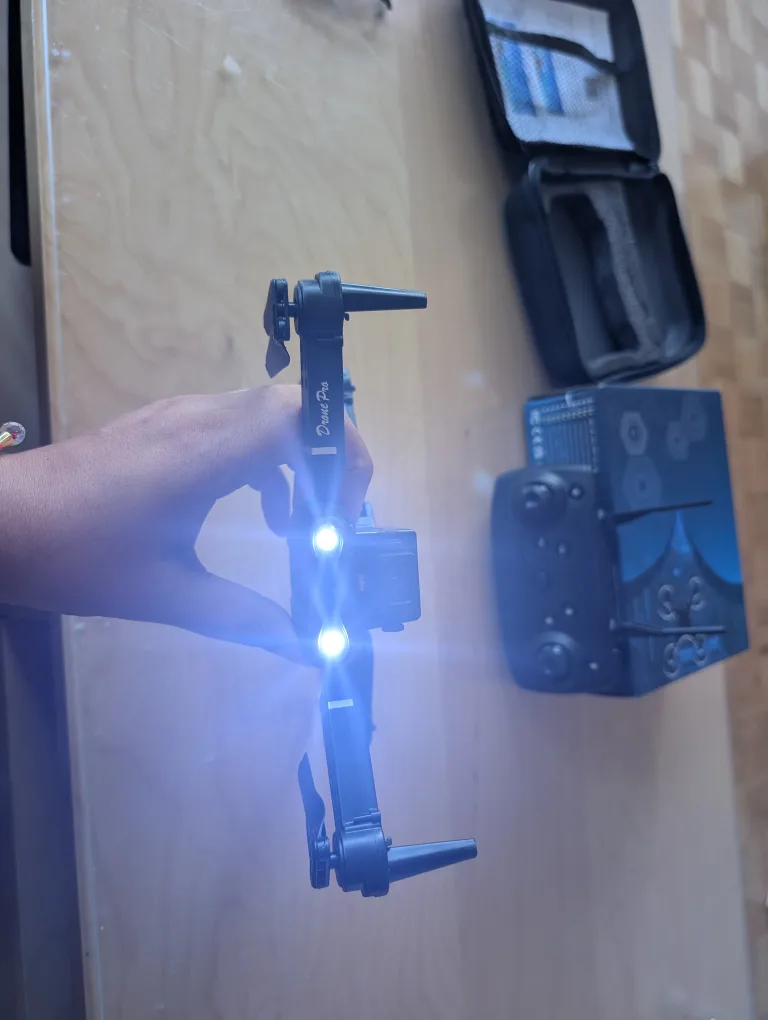 🥕Foldable Black Drone Pro with case! image indicator(5)