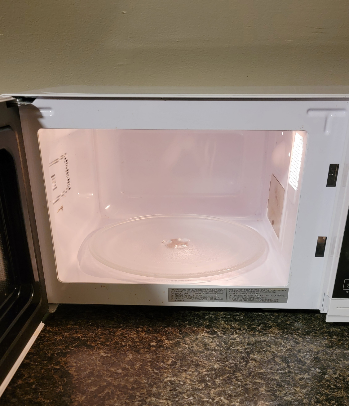 Hamilton Beach Microwave - photo 2