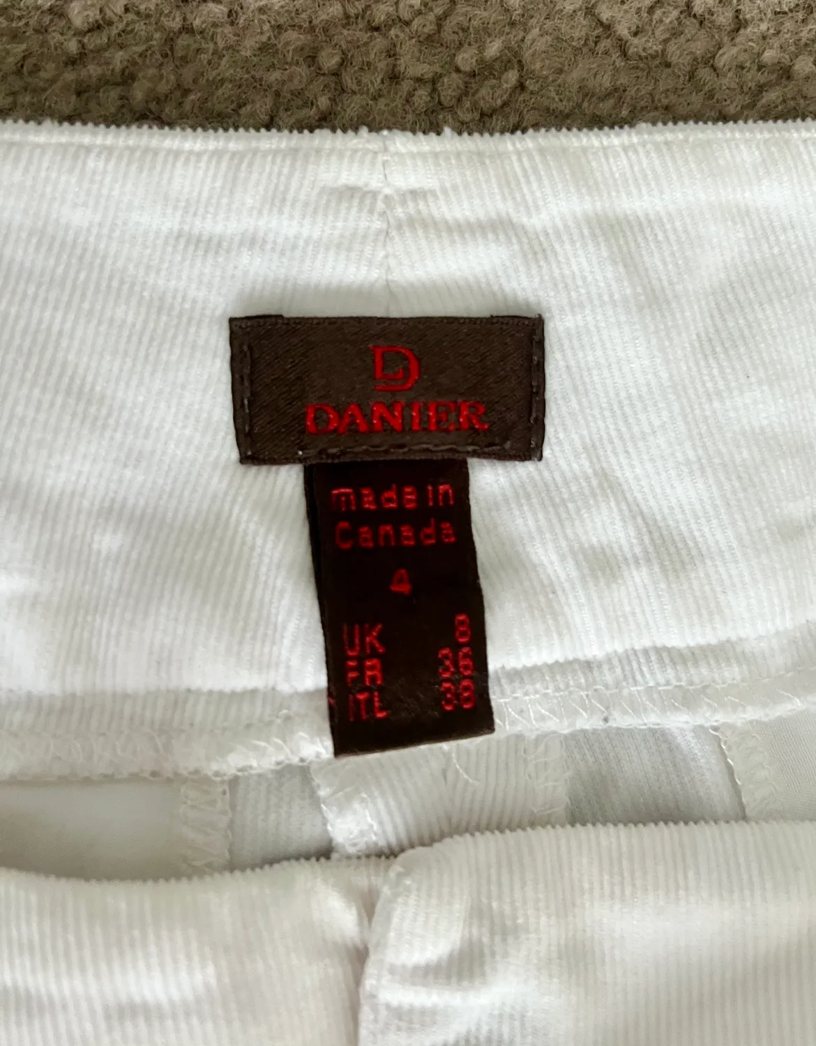 Danier White Jeans image indicator(4)