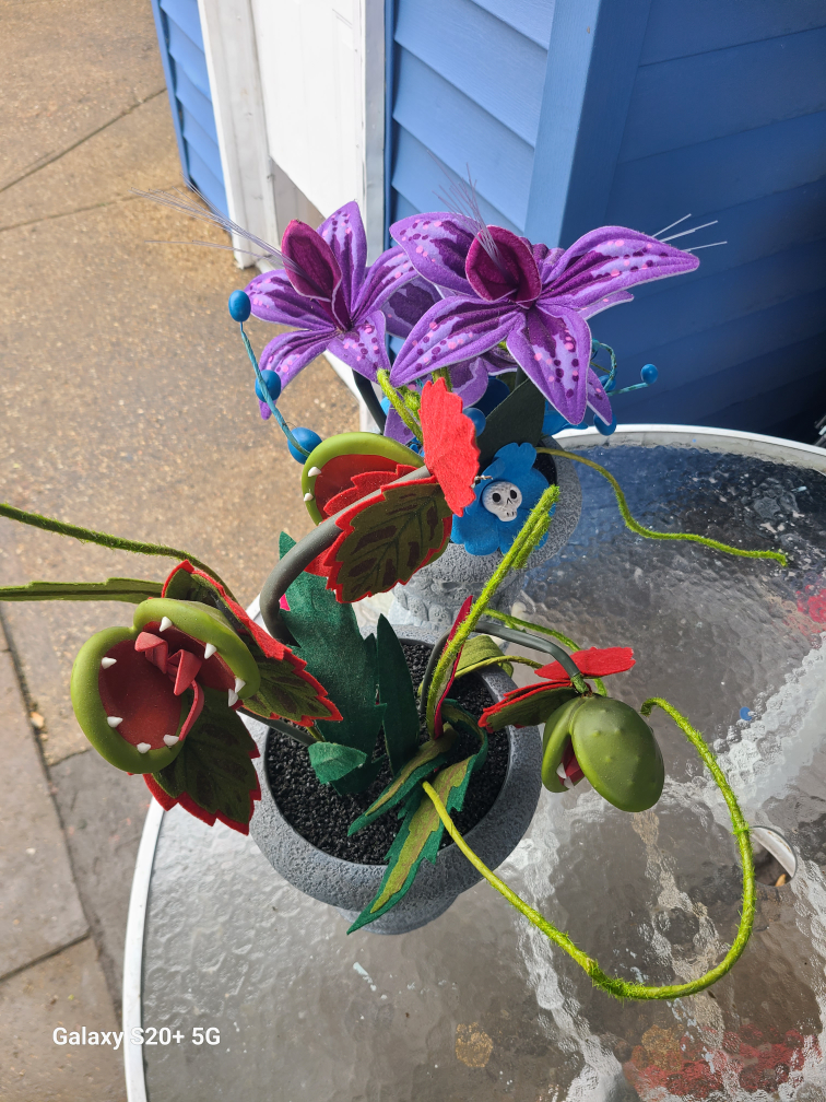 Unique Decorative Plant Arrangement - photo 4