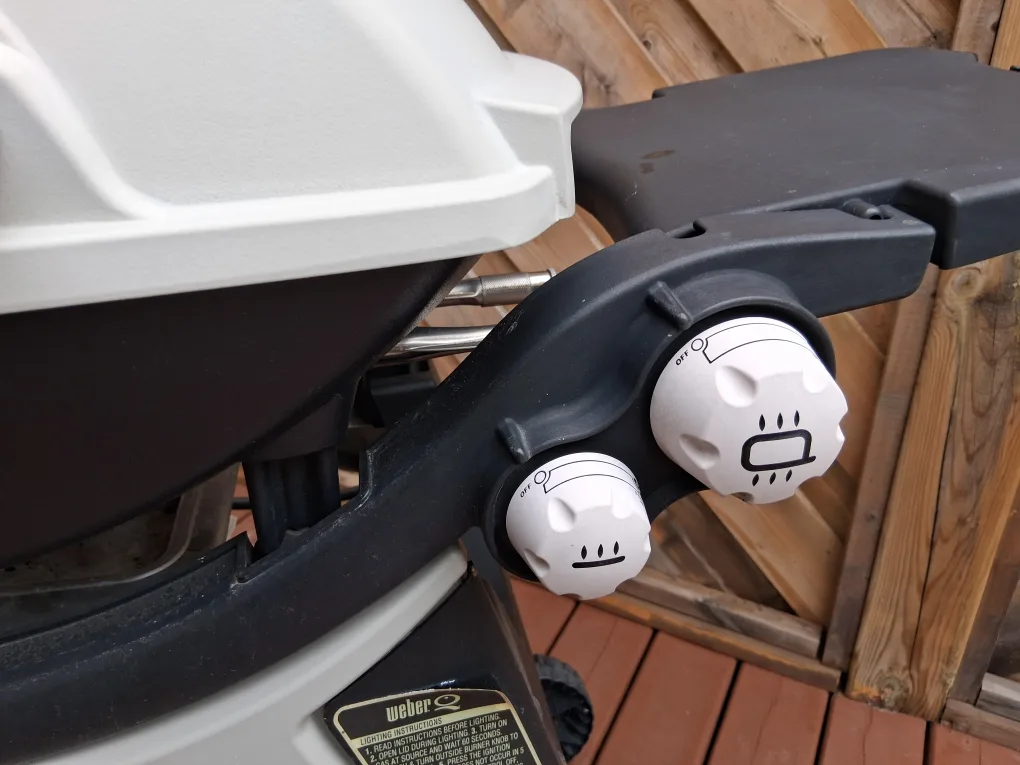 Weber Q Series Portable Gas Grill image indicator(4)