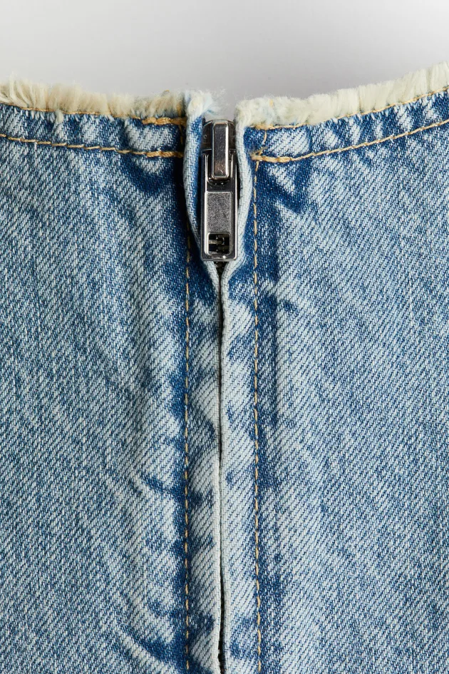 H&M Divided Denim Cropped Top - Size XS image indicator(2)