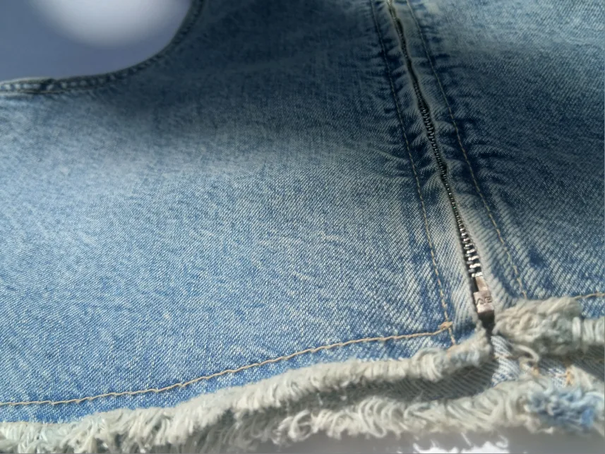 H&M Divided Denim Cropped Top - Size XS image indicator(5)