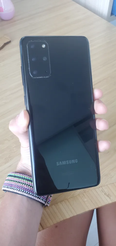 Samsung Galaxy S20+ 5G phone with Otterbox thumbnail