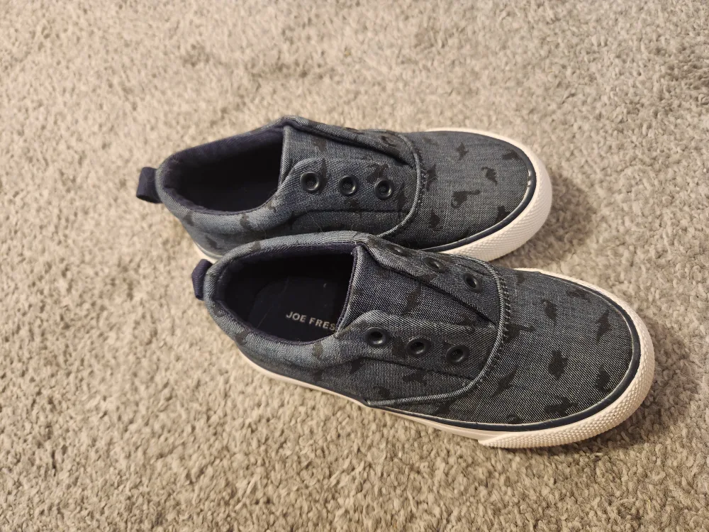 Joe Fresh Toddler Slip-On Shoes with Dinosaur Print Sz 9 image indicator(2)