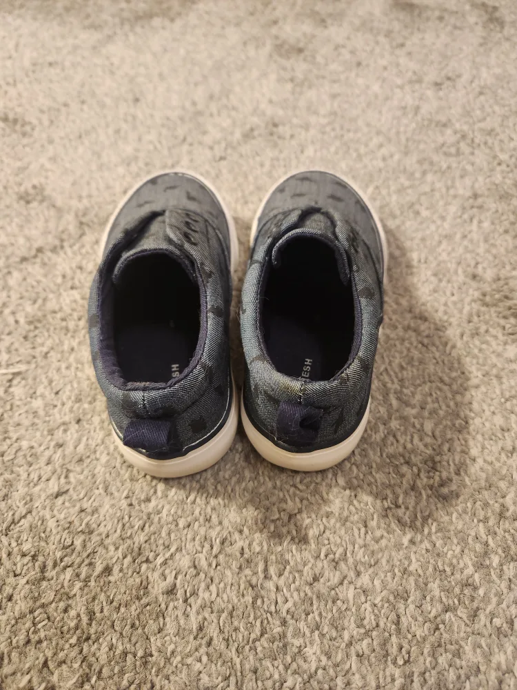 Joe Fresh Toddler Slip-On Shoes with Dinosaur Print Sz 9 image indicator(5)