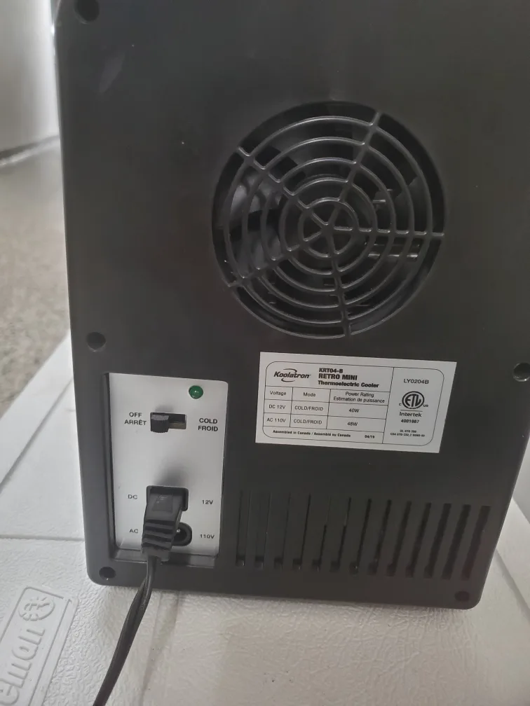 Koolatron Retro Mini Car Fridge - Black image indicator(5)