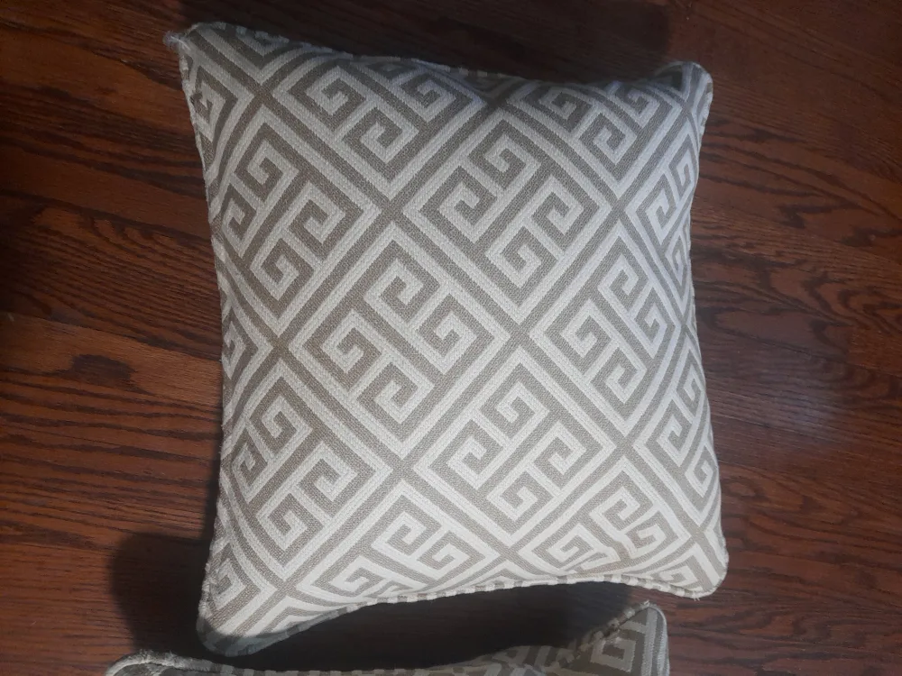 Decorative Throw Pillows - Set of 2 #Freecycle image indicator(2)