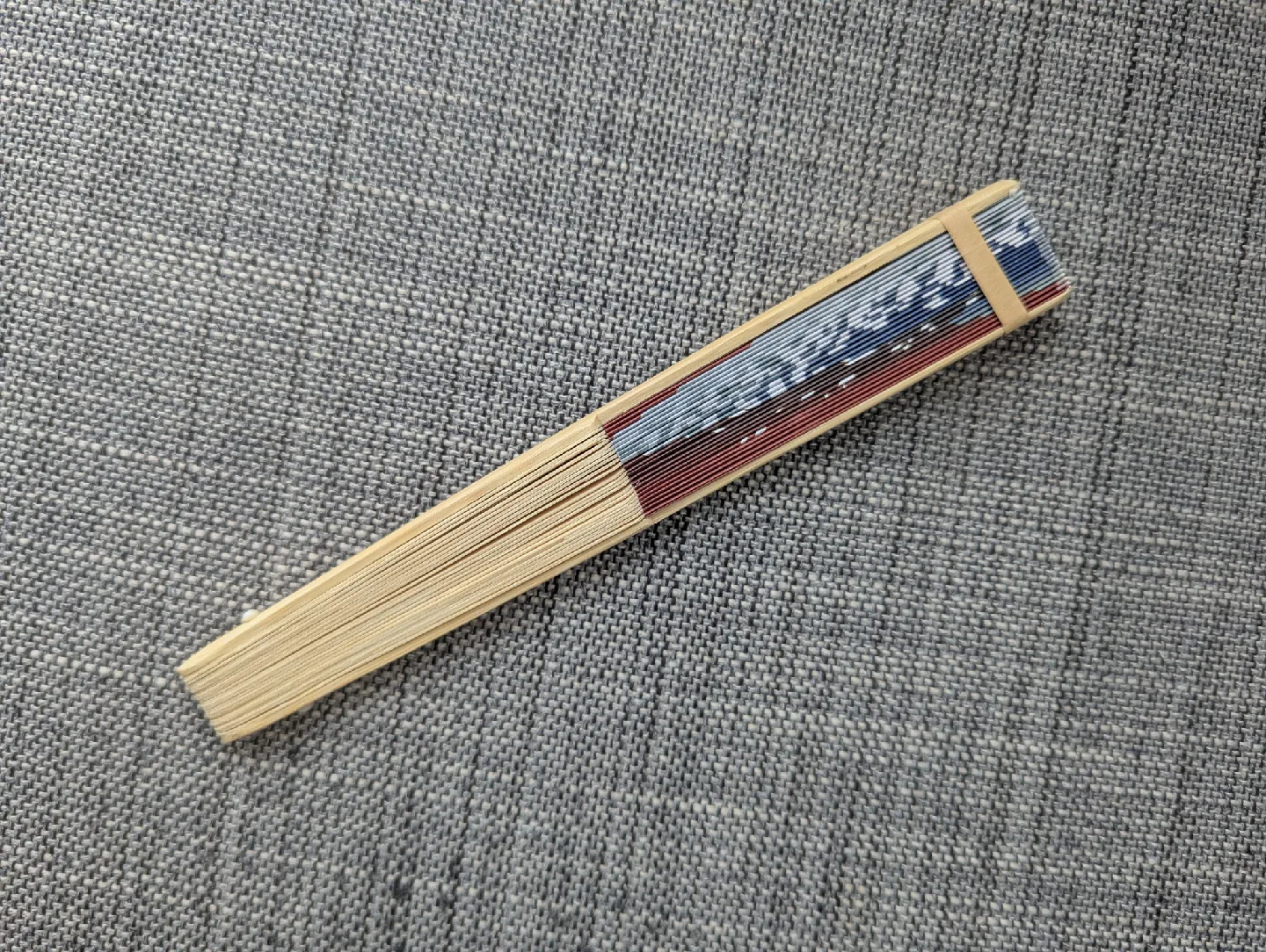 Japanese paper folding fan with Mt. Fuji design image indicator(2)