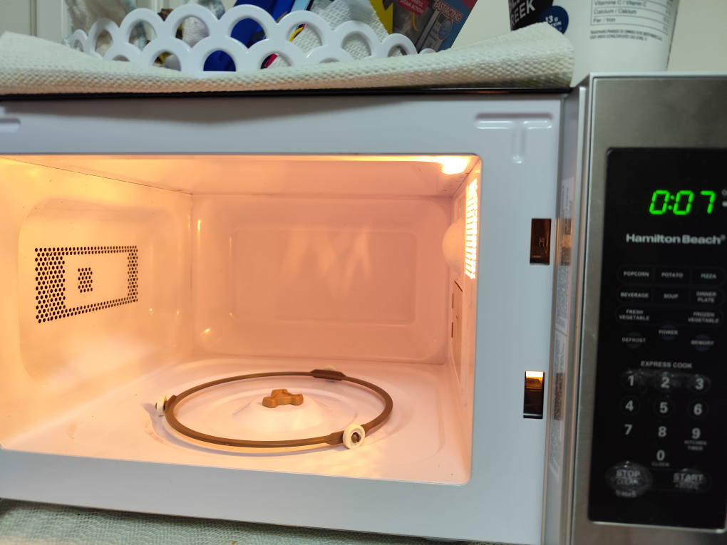 Hamilton Beach Microwave Oven - photo 4