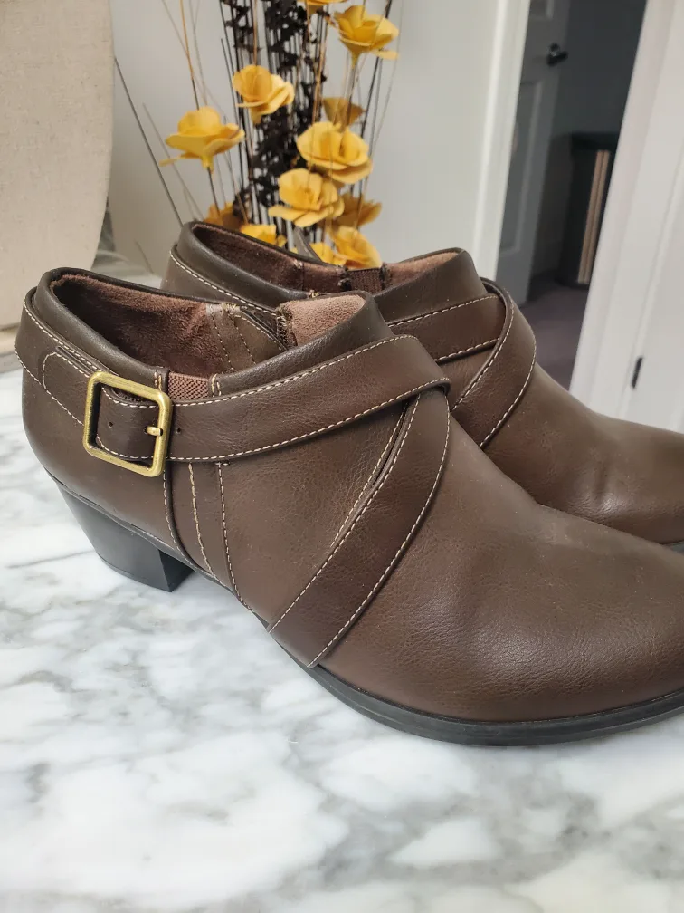 Natural Soul Brown Ankle Boots Size 6.5 thumbnail
