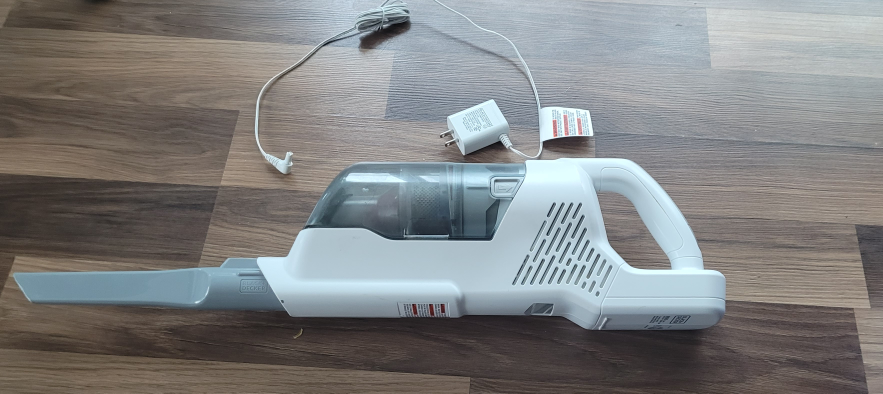 Black+Decker Handheld Vacuum-last pick up dt.Aug.20 - photo 2