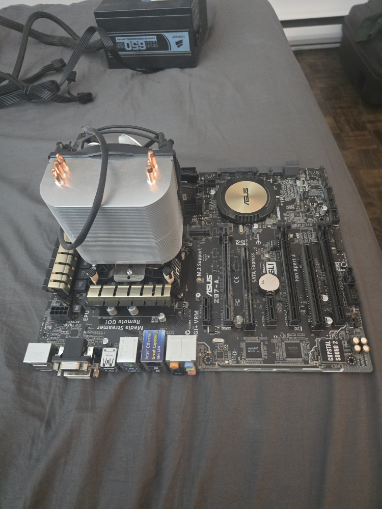 Various computer parts - photo 2