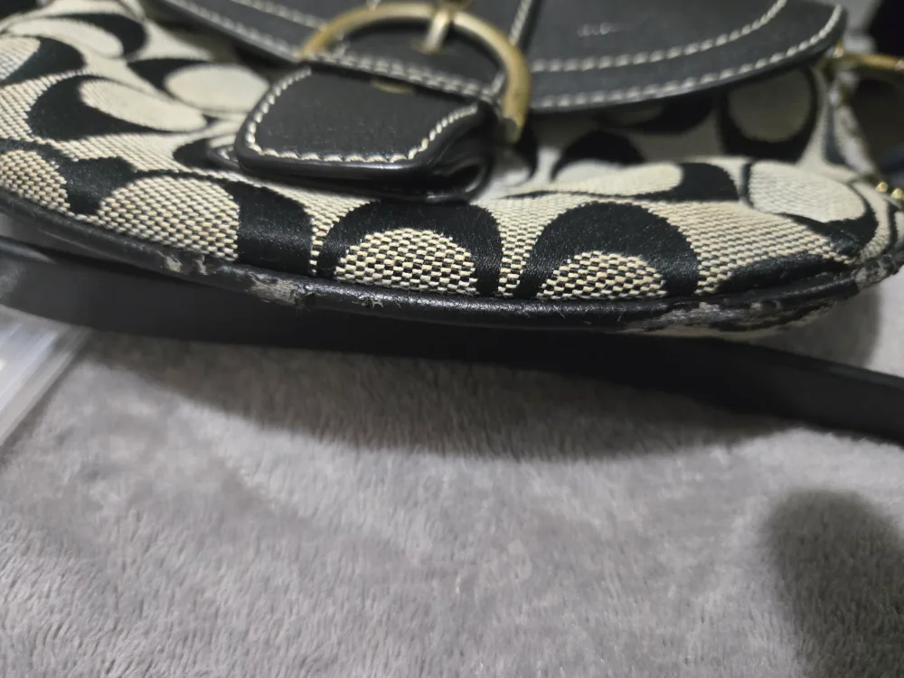 Coach signature C  Purse image indicator(9)