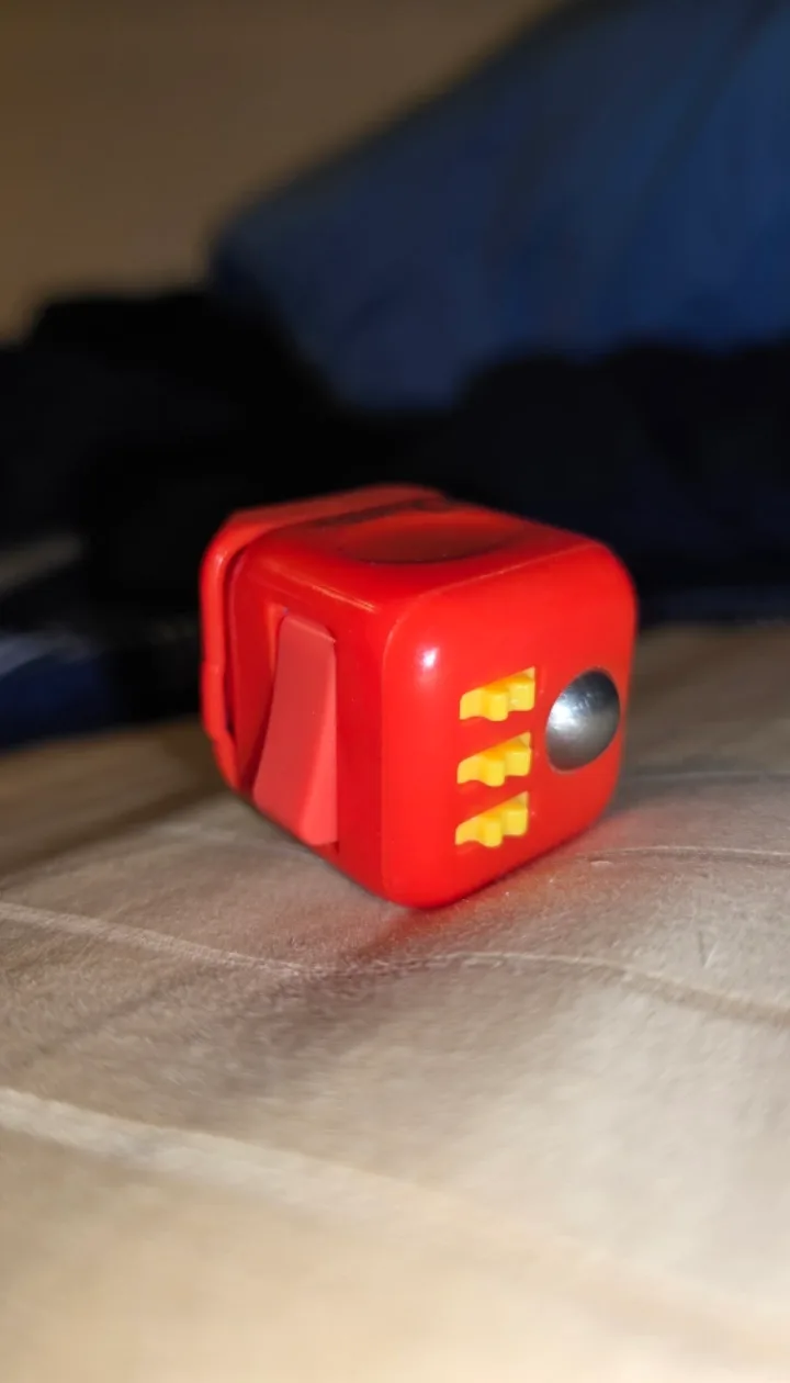 Iron Man Fidget Cube image indicator(2)