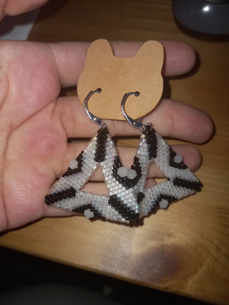 Handmade Beaded Triangle Earrings image indicator(3)