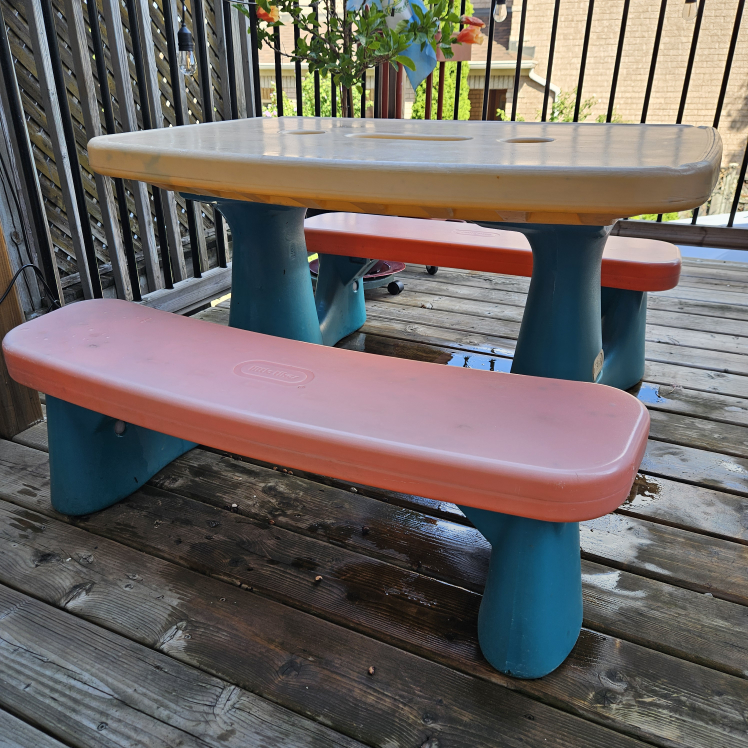Little Tikes Kids Picnic Table - Turquoise/Peach - photo 5