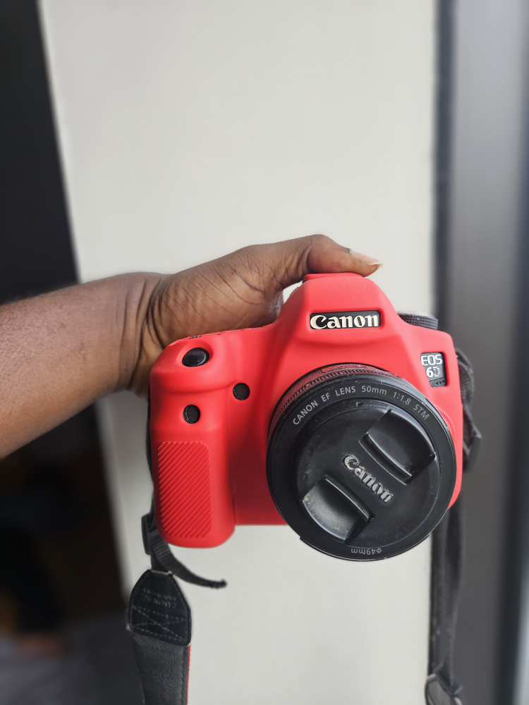 Canon EOS 6D with 50mm Lens - Red - photo 3