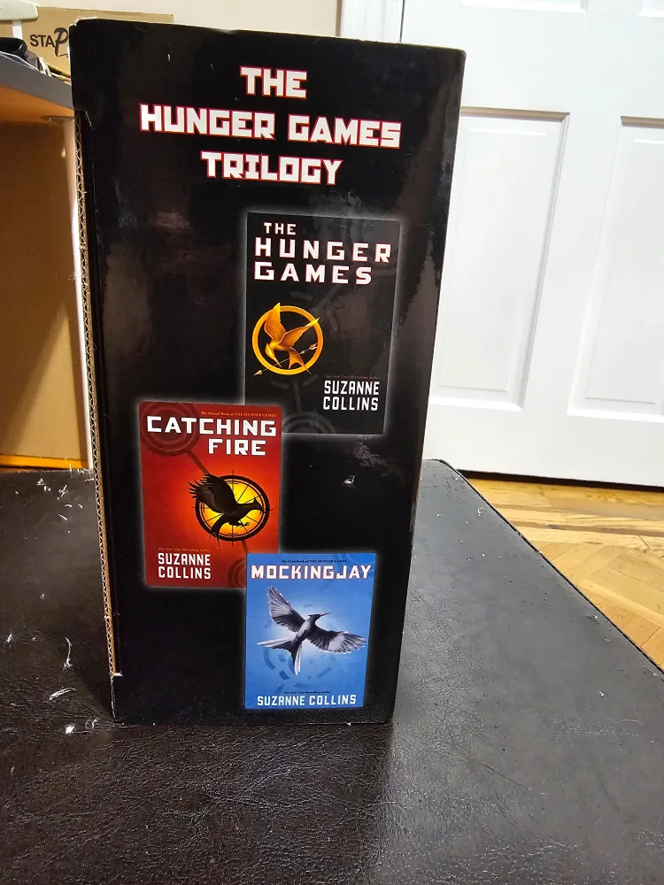 The Hunger Games Trilogy Box Set by Suzanne Collins image indicator(2)