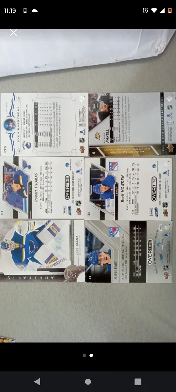 Hockey Trading Cards - Upper Deck Artifacts image indicator(4)