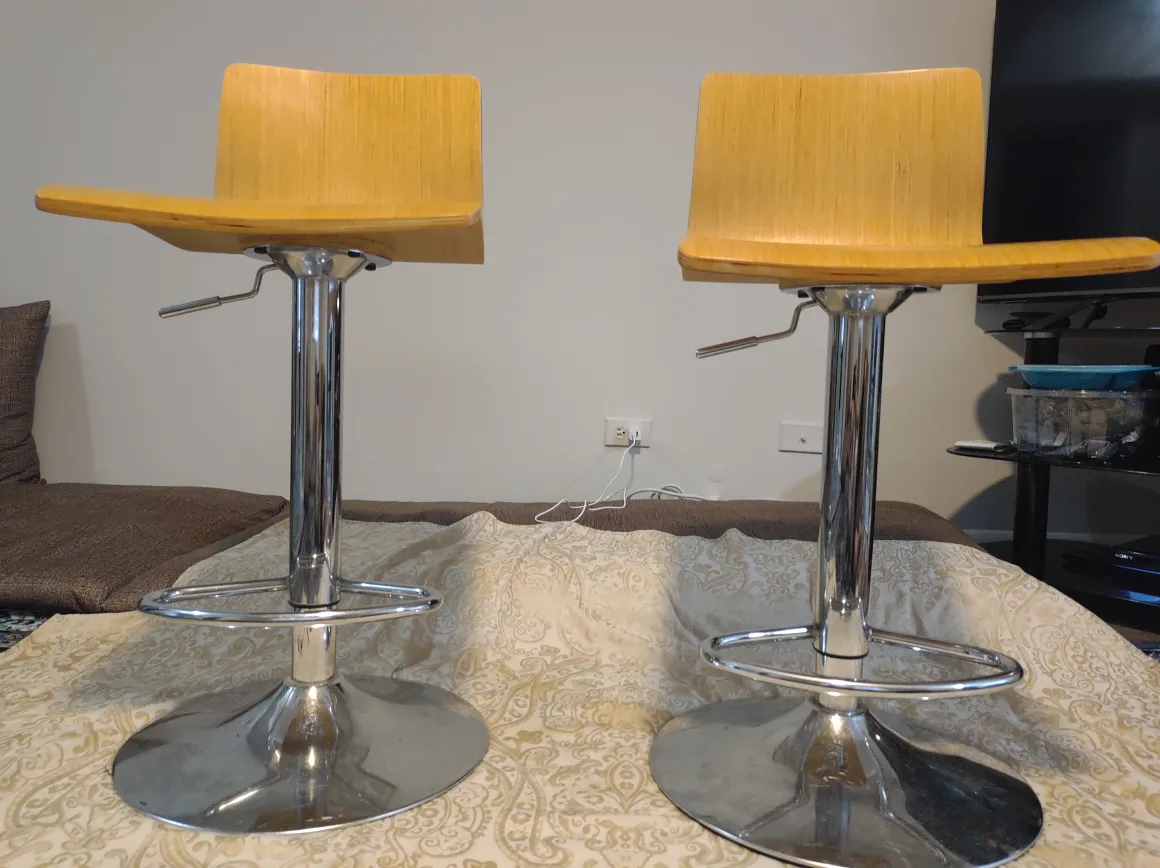 Set of 2 Adjustable Height Bar Stools image indicator(3)