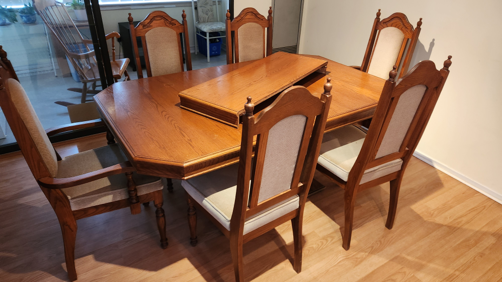 Oak Dining Table with 6 Chairs