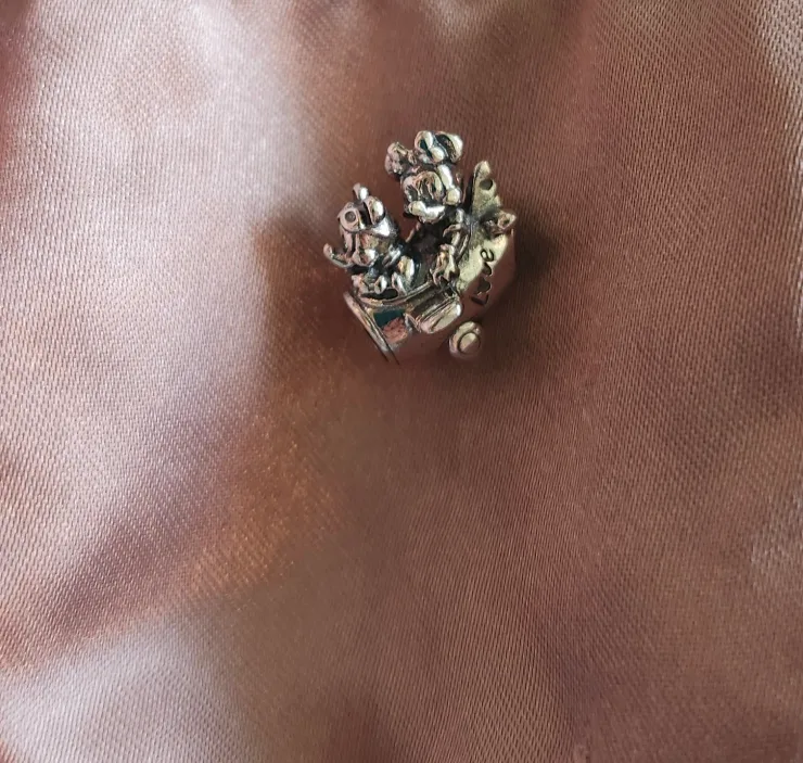 Disney Mickey & Minnie flying Charm thumbnail