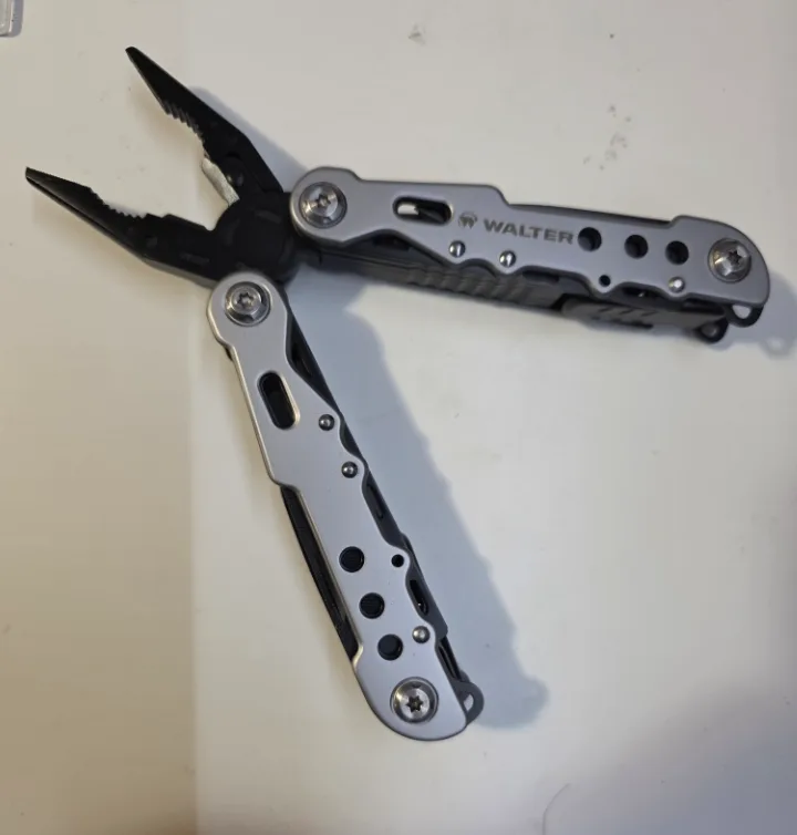 Walter Multi-Tool with Sheath image indicator(3)