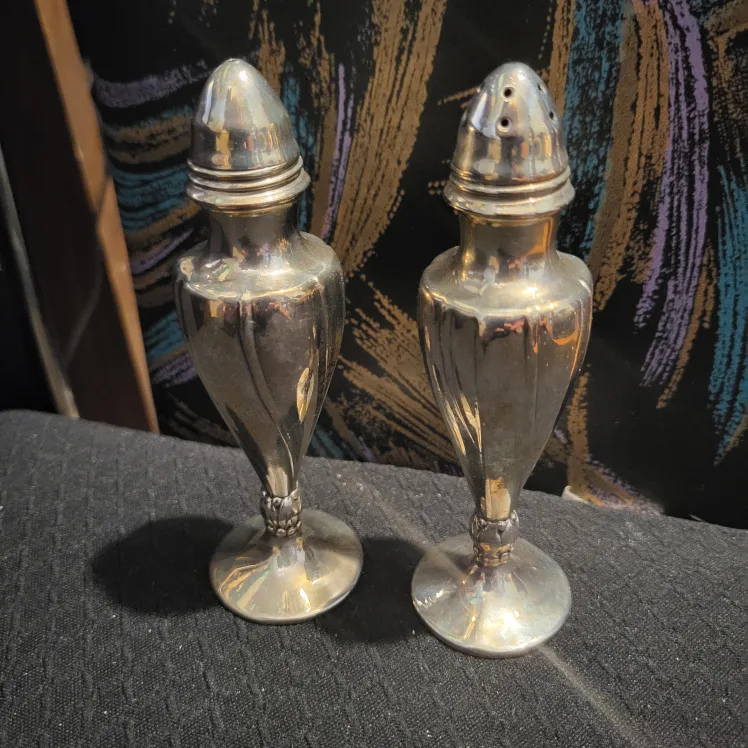 Vintage Silver Plated Salt & Pepper Shakers thumbnail