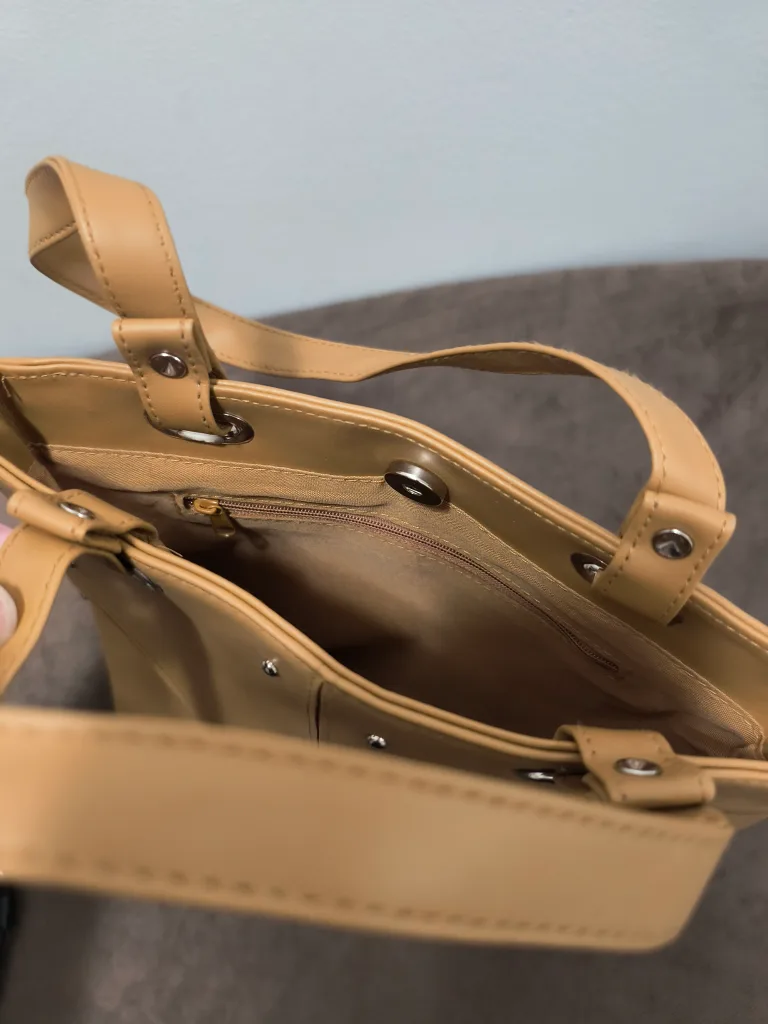 Tan Tote Bag image indicator(3)