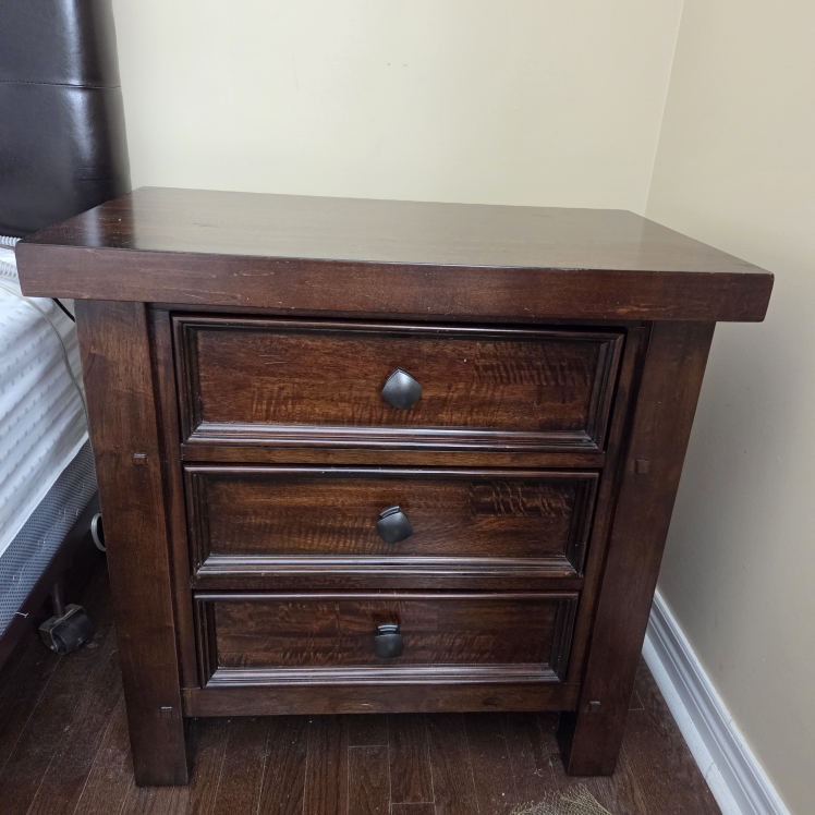 nightstand/drawer/cabinet 28x17x28"